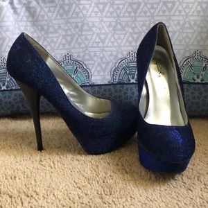 Blue sparkle cheetah print pumps